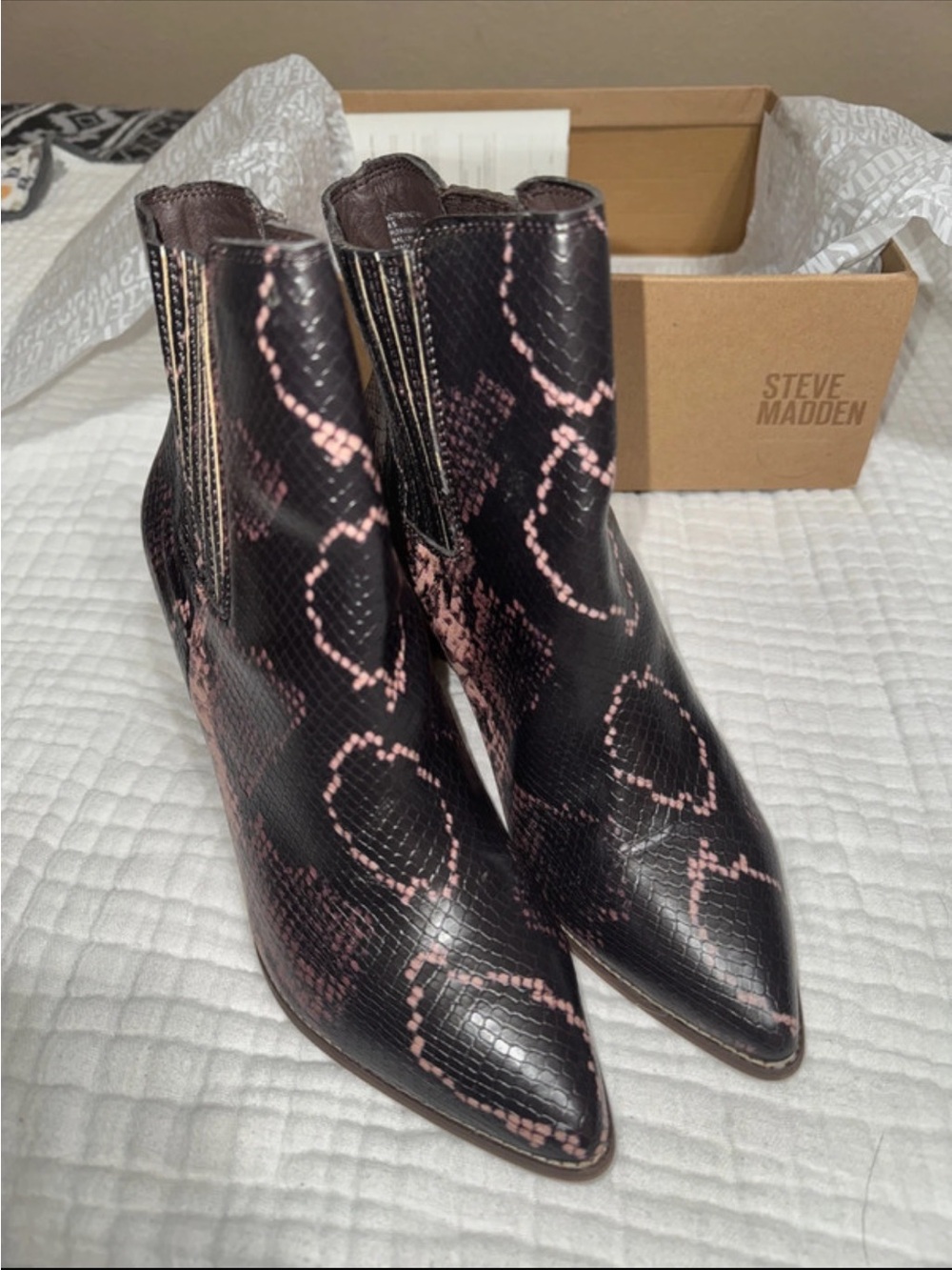 Steve Madden Acton Snakeskin Pointed Ankle Boots - 8.5W